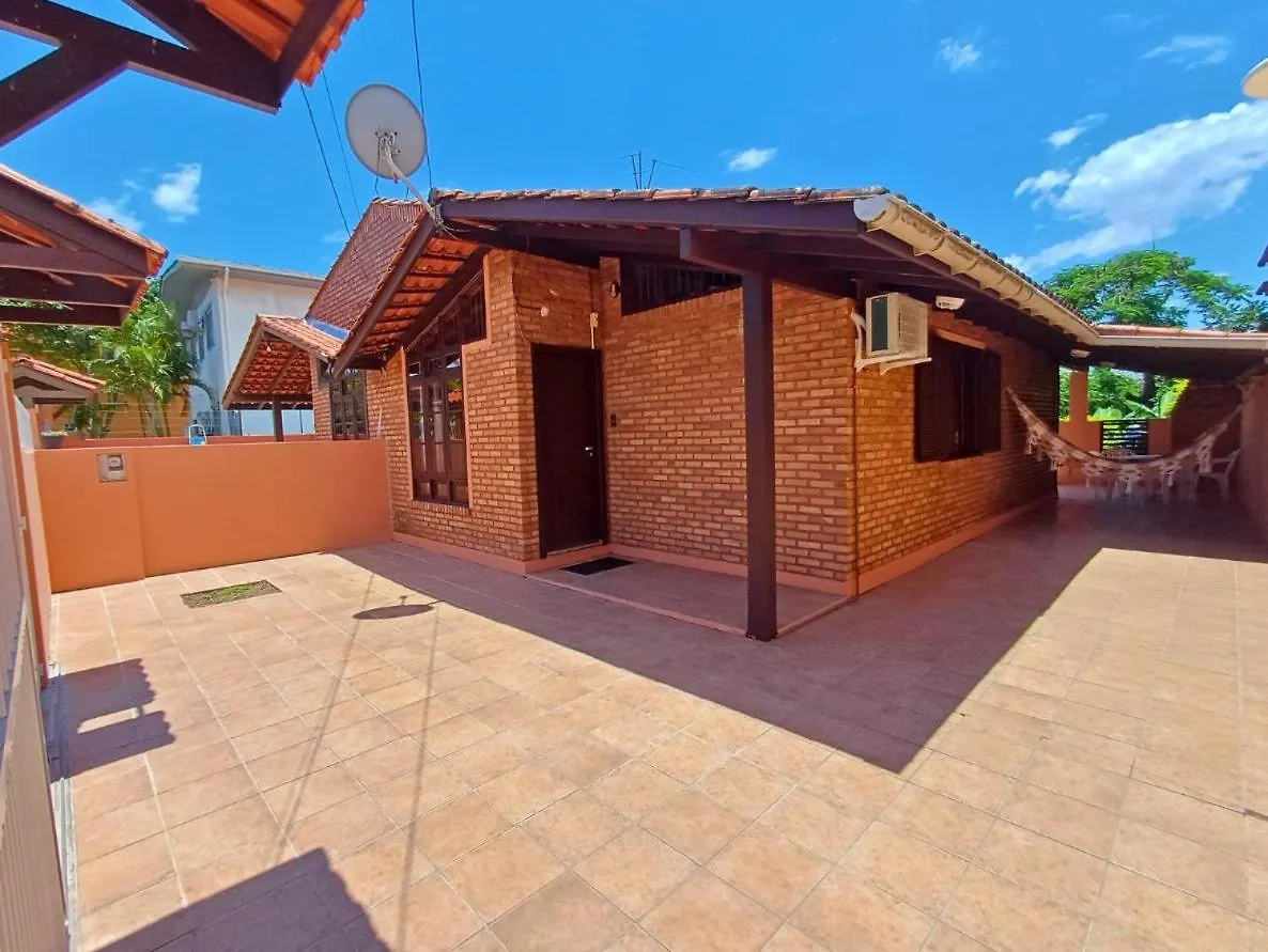 Apartment Casa De Temporada A 8 Min A Pe Da Praia Na Barra Da Lagoa Florianopolis Brazil